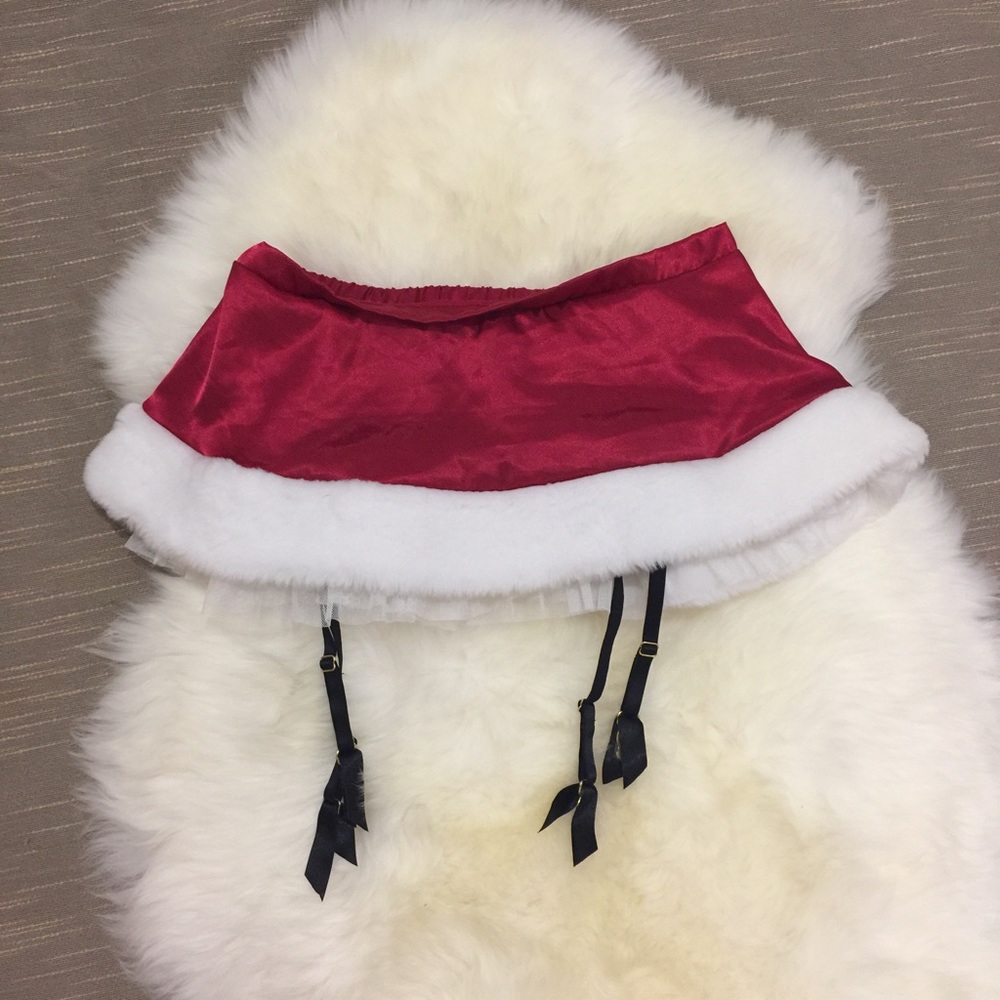 COPY - Victoria Secrets Christmas skirt